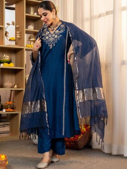 Ethnic Motifs Embroidered Regular Thread Work Kurta Set