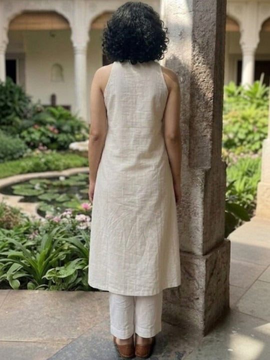 Women Floral Embroidered Regular Kurta with Trousers