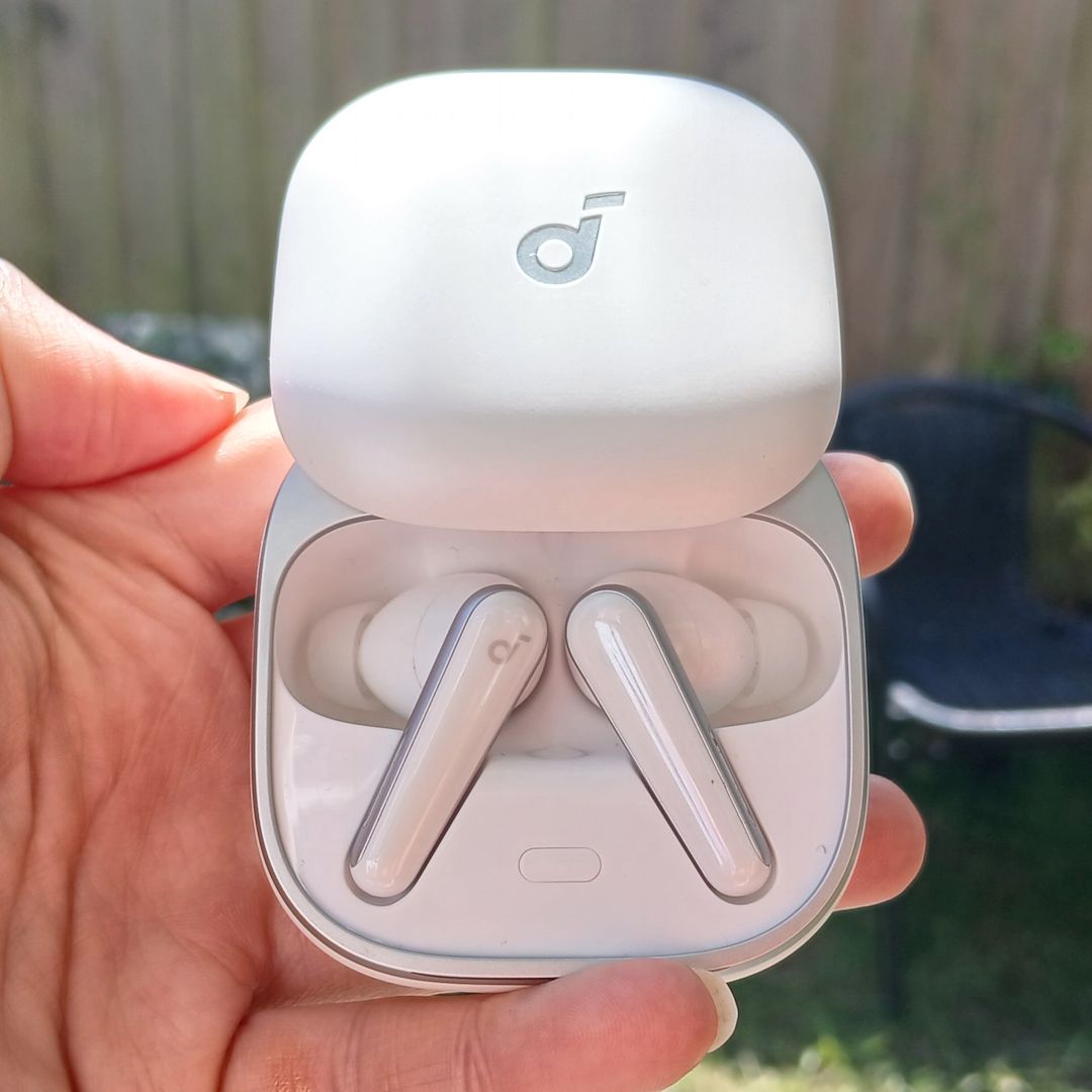 Anker Soundcore Liberty 5 , Noise-Cancelling Wireless Earbuds, 2x Stronger Voice Reduction, Real-Time Adaptive Noise Cancellation, Fast Charging, Dolby Audio, 6-Mic AI Clear Calls, Long Battery Life