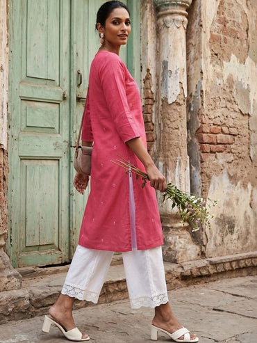 Women Embroidered Thread Work Kurta