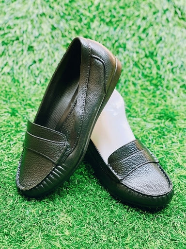 Girls Waterproof Court Shoes – Comfortable, Slip-Resistant School & Everyday Footwear