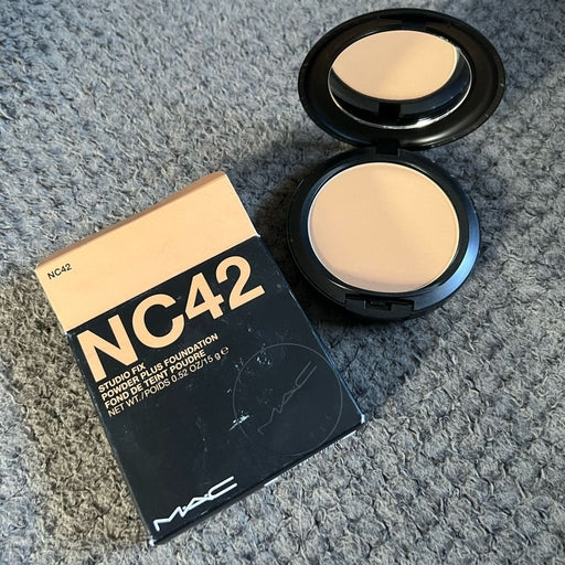 MAC Studio Fix Powder Plus Foundation