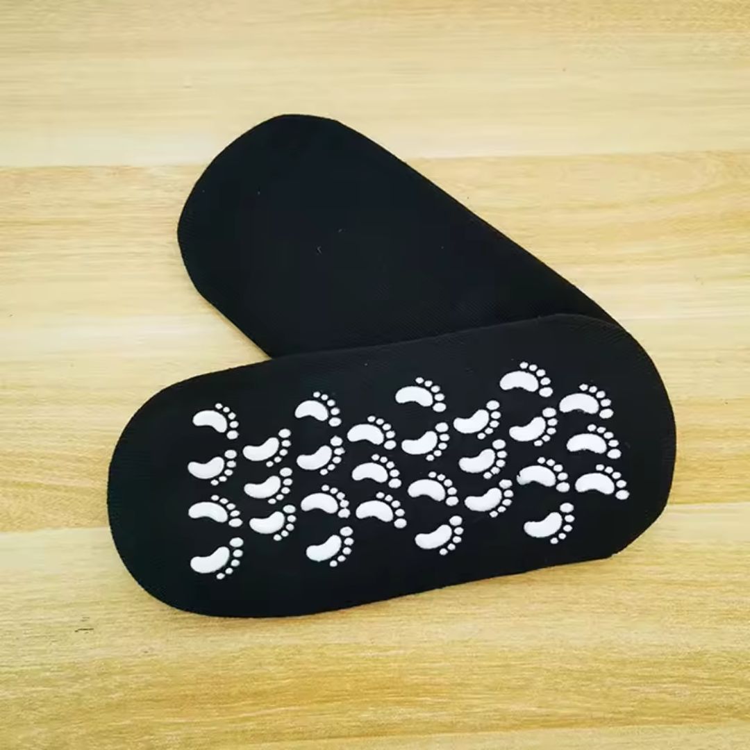 2Pcs Silicone Feet Care Socks Moisturizing Gel Heel Thin Socks with Hole Cracked Foot Skin Care