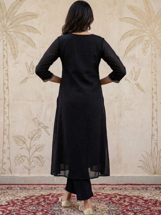 Women Floral Embroidered Empire Thread Work Kurta with Trousers & with Dupatta