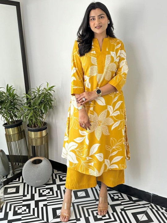 Women Floral Printed Regular Kurta with Trousers