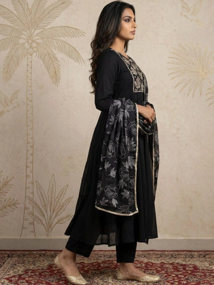 Women Floral Embroidered Empire Thread Work Kurta with Trousers & with Dupatta