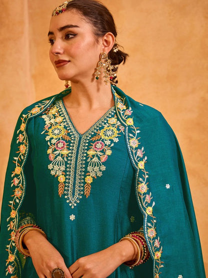 Women Ethnic Motifs Embroidered Regular Thread Work Kurta with Trousers & with Dupatta