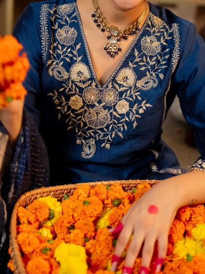 Ethnic Motifs Embroidered Regular Thread Work Kurta Set