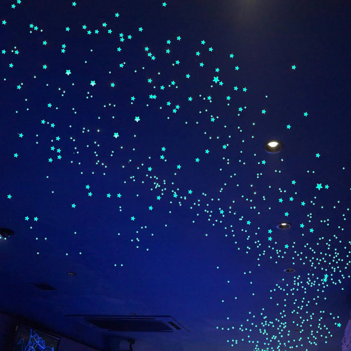 144 Pcs X 1 CM Size High Radium Star Stickers High Quality 3D Light Emitting Stars - Radium Luminous Stars Florescent Glowing in the dark Radiam Stickers