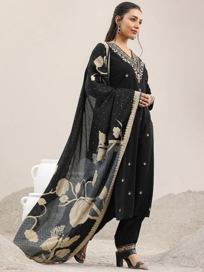 Women Floral Embroidered Regular Sequinned Kurta with Salwar & Dupatta