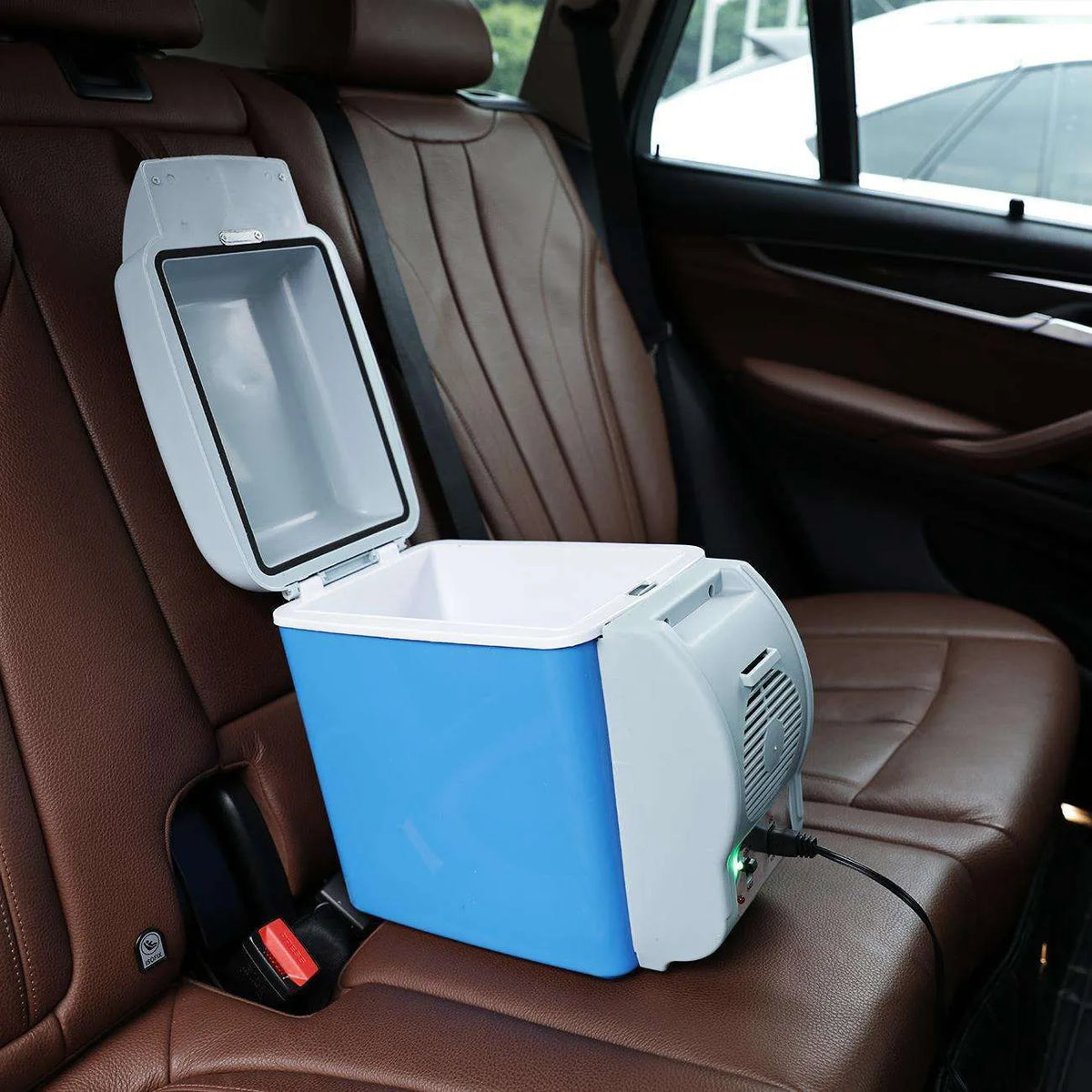 Portable 7.5L 12V Car Refrigerator, Cooling and Heating, Suitable for Home and Car Use