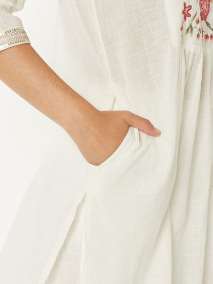 Women Floral Embroidered Thread Work Indie Florals Kurta