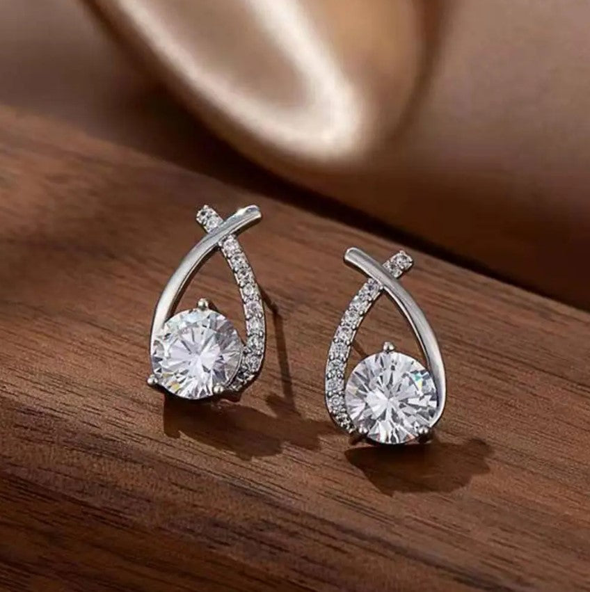 Vintage Cross Crystal Stud Earrings – Korean Style Gold/Silver Elegant Earrings for Women & Girls