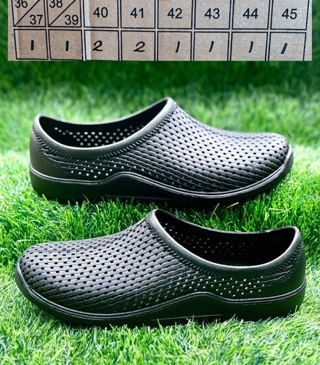 Unisex Covering Waterproof Breathable Shoes