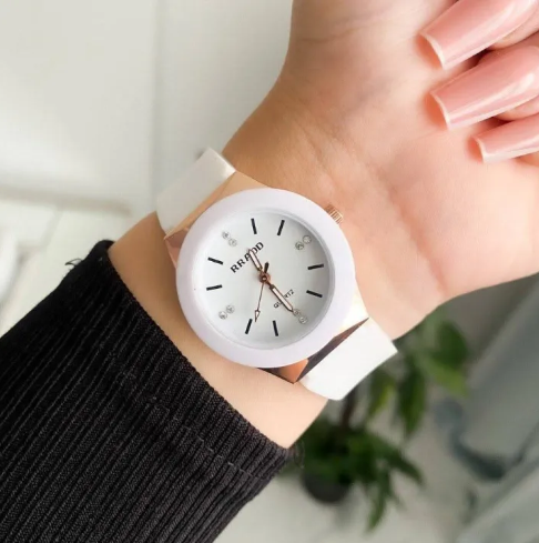 6 PCS LADIES WATCH SET 6 IN 1