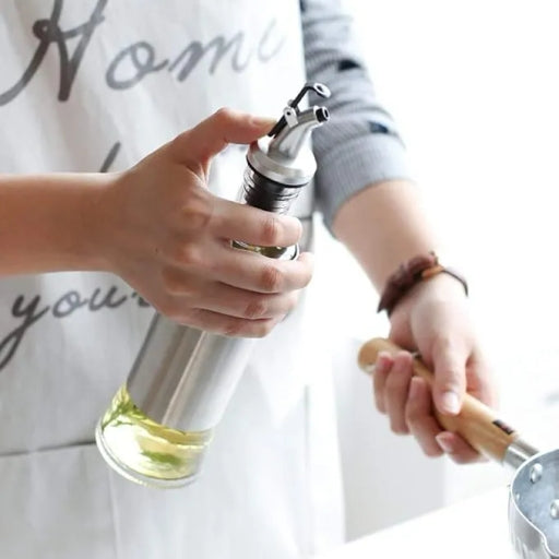 Oil Dispenser Bottle with Stainless Steel Cover for Clean and Controlled Pouring
