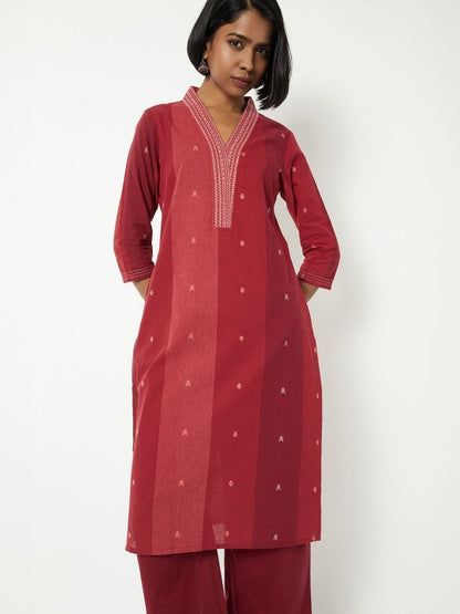 Women Ethnic Motifs Embroidered Flared Sleeves Chikankari Kurta