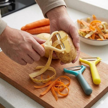Vegetable and Fruit Peeler for Kitchen Use ( 1Piece)